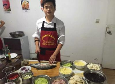 成人抖音下载大全現場製作烤魚技術